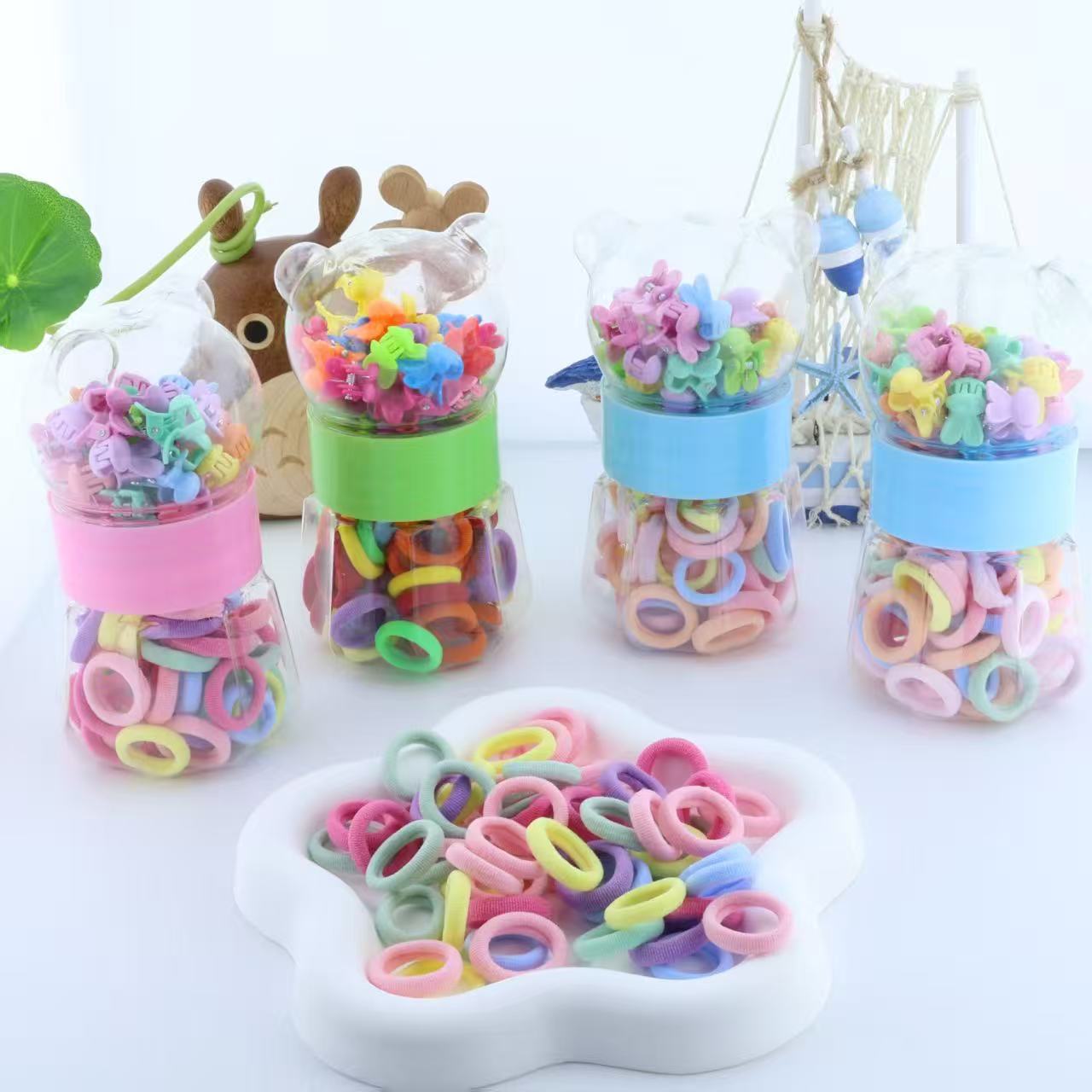 Children's colorful hair accessory set, hand-crocheted hair clips, hair bands, rubber bands combination, children's hair accessories, children's hair accessory accessories Application Scenario