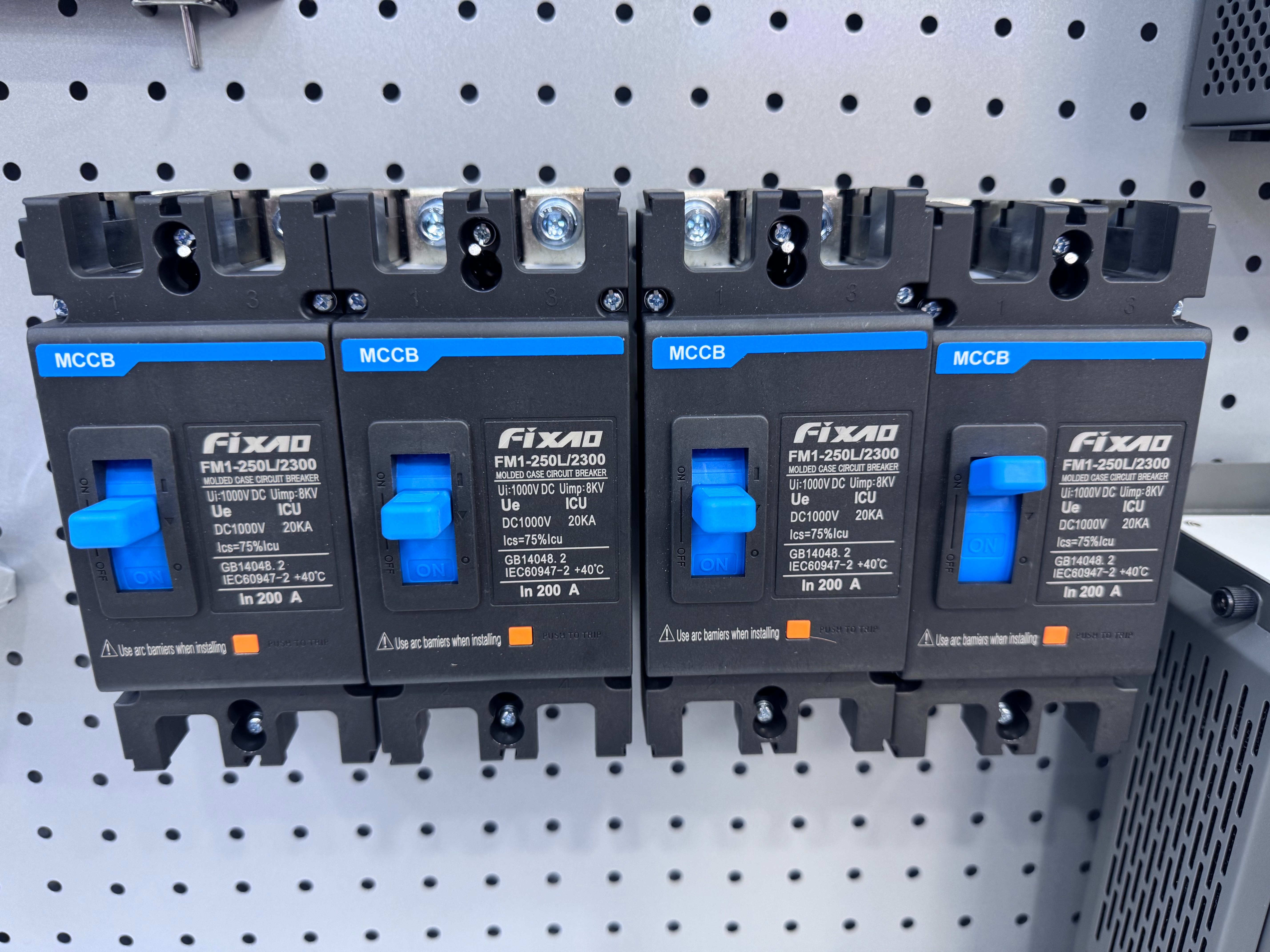 High-quality black shell, blue handle, molded case circuit breaker, safety protection, household and industrial electrical equipment accessories