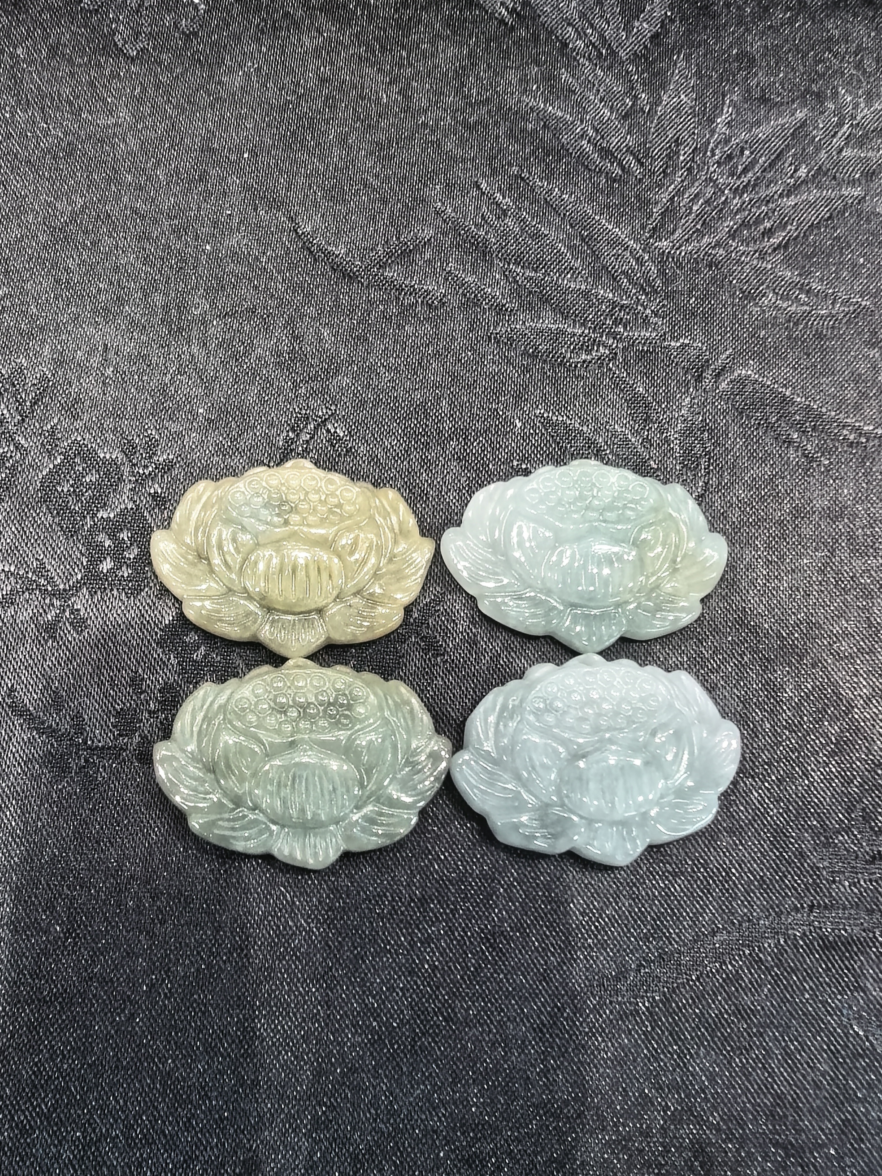 天然翡翠缅甸玉莲花吊坠珠宝玉石