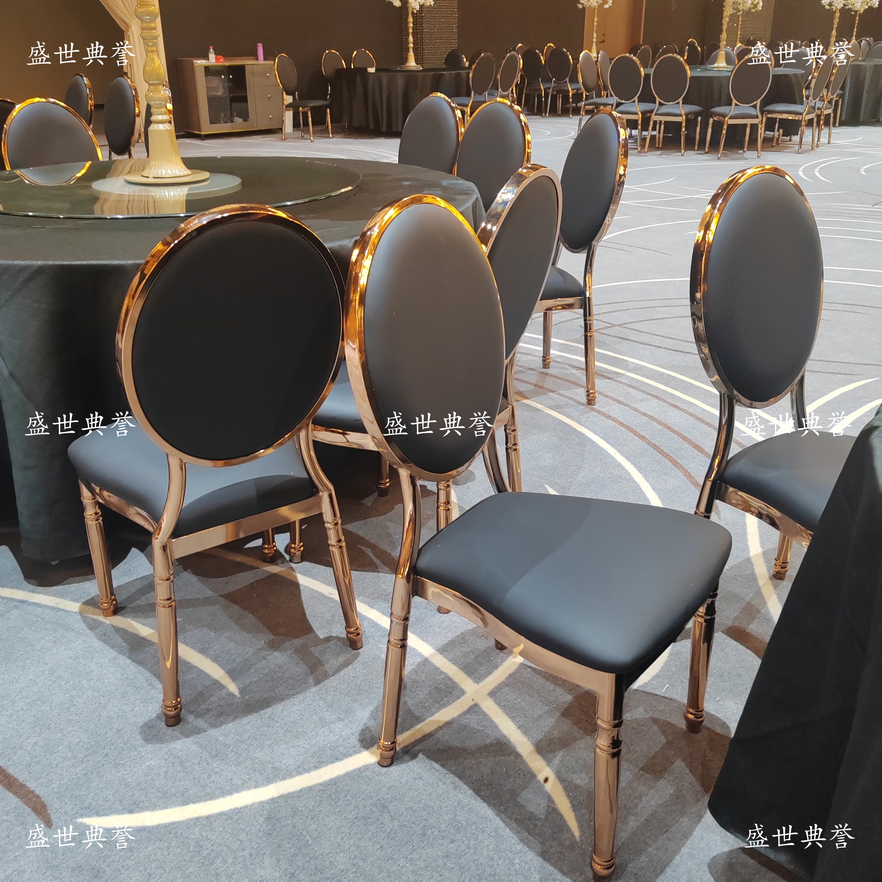 Xishuangbanna International Banquet Center's theme wedding tables and chairs, hotel banquets, new sun chairs, wedding metal round-back chairs details Picture