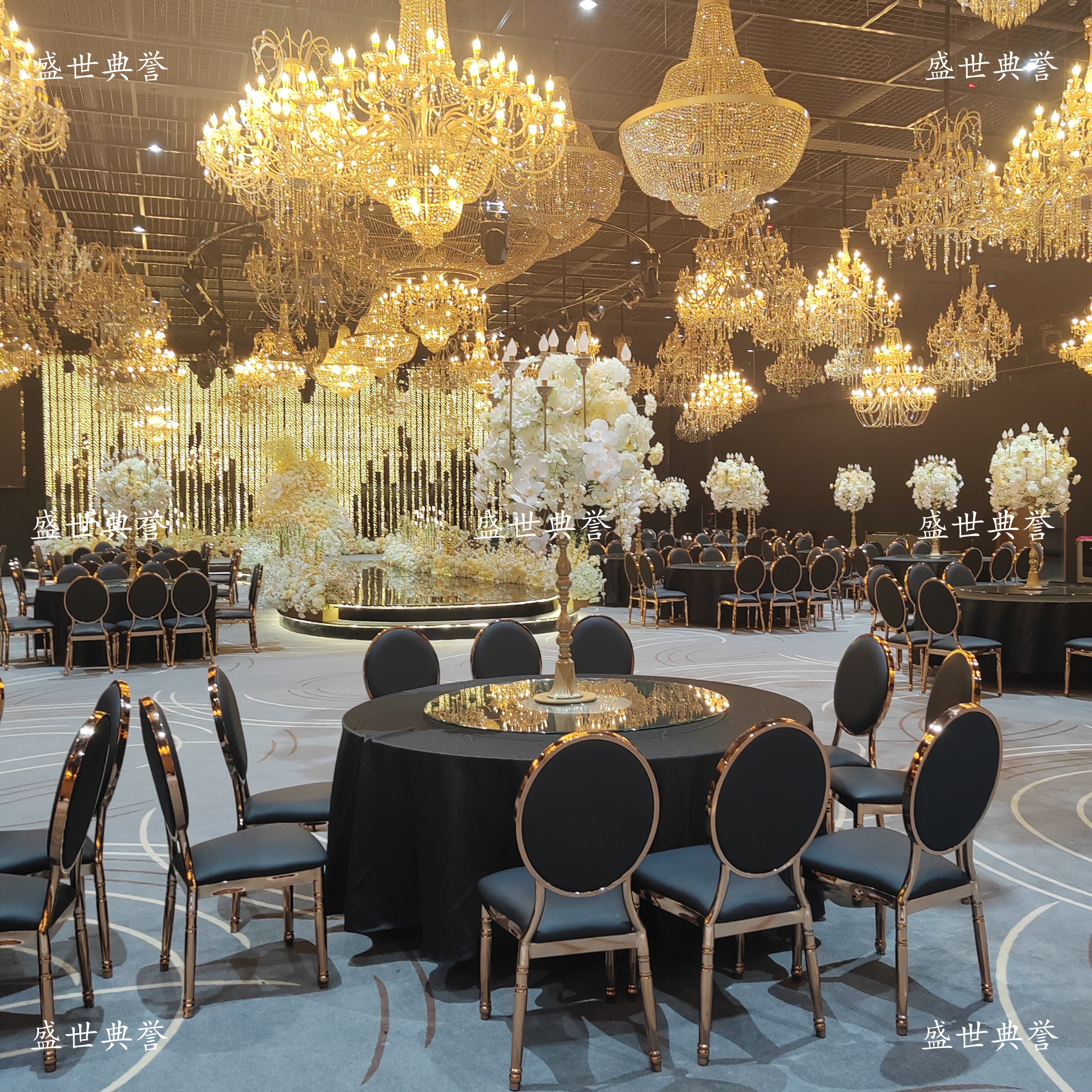 Xishuangbanna International Banquet Center's theme wedding tables and chairs, hotel banquets, new sun chairs, wedding metal round-back chairs Specification image