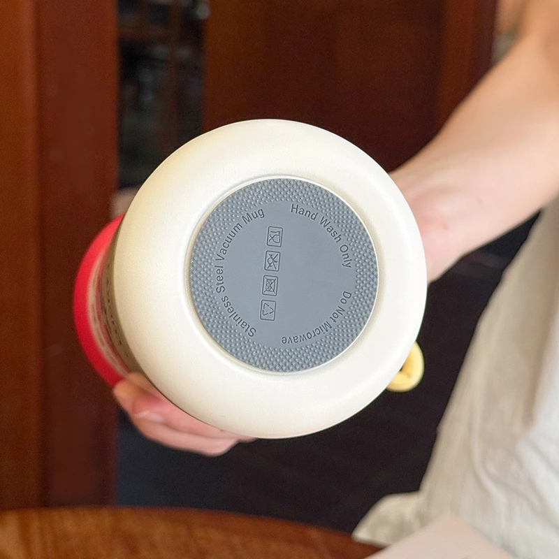 The new Y290-QSXD2276 insulated cup features a high appearance level, a large-capacity portable double-drinking straw, and is made of stainless steel detail image 12