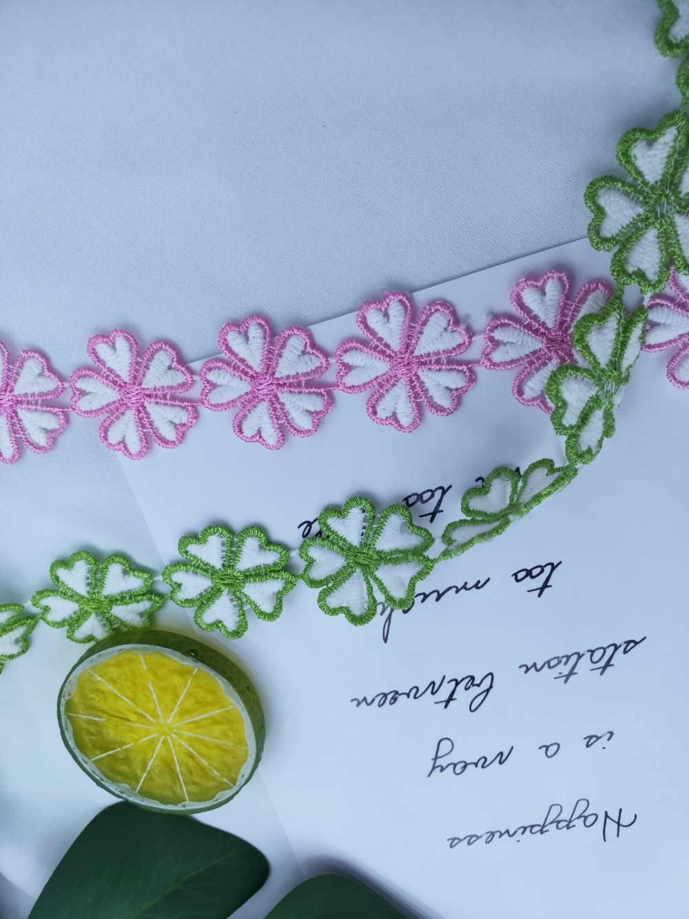 DIY milk silk two-color white + green white + pink five-leaf small flower water-soluble lace Specification image