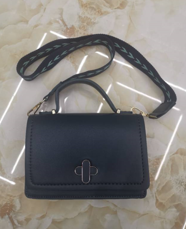 Yiwu Good Goods Shoulder Bag Fashion Women's Bag Retro Small Square Bag Europe And The United States Fashion Ladies Crossbody Bag full figure