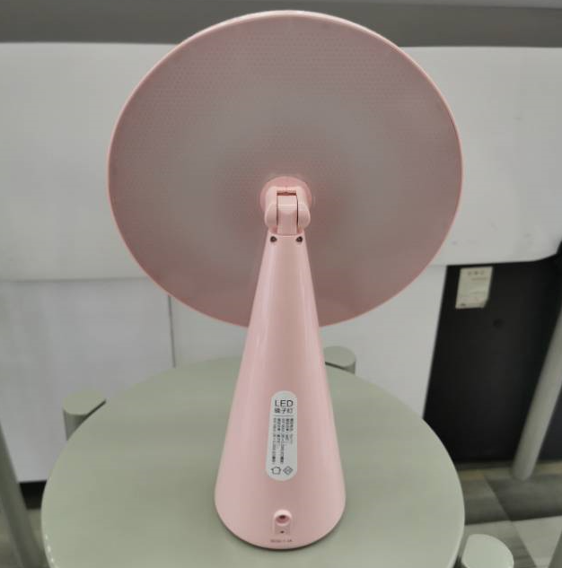 义乌好货 随身镜便携化妆镜台式LED灯日光镜网红美妆镜桌面梳妆镜详情图3