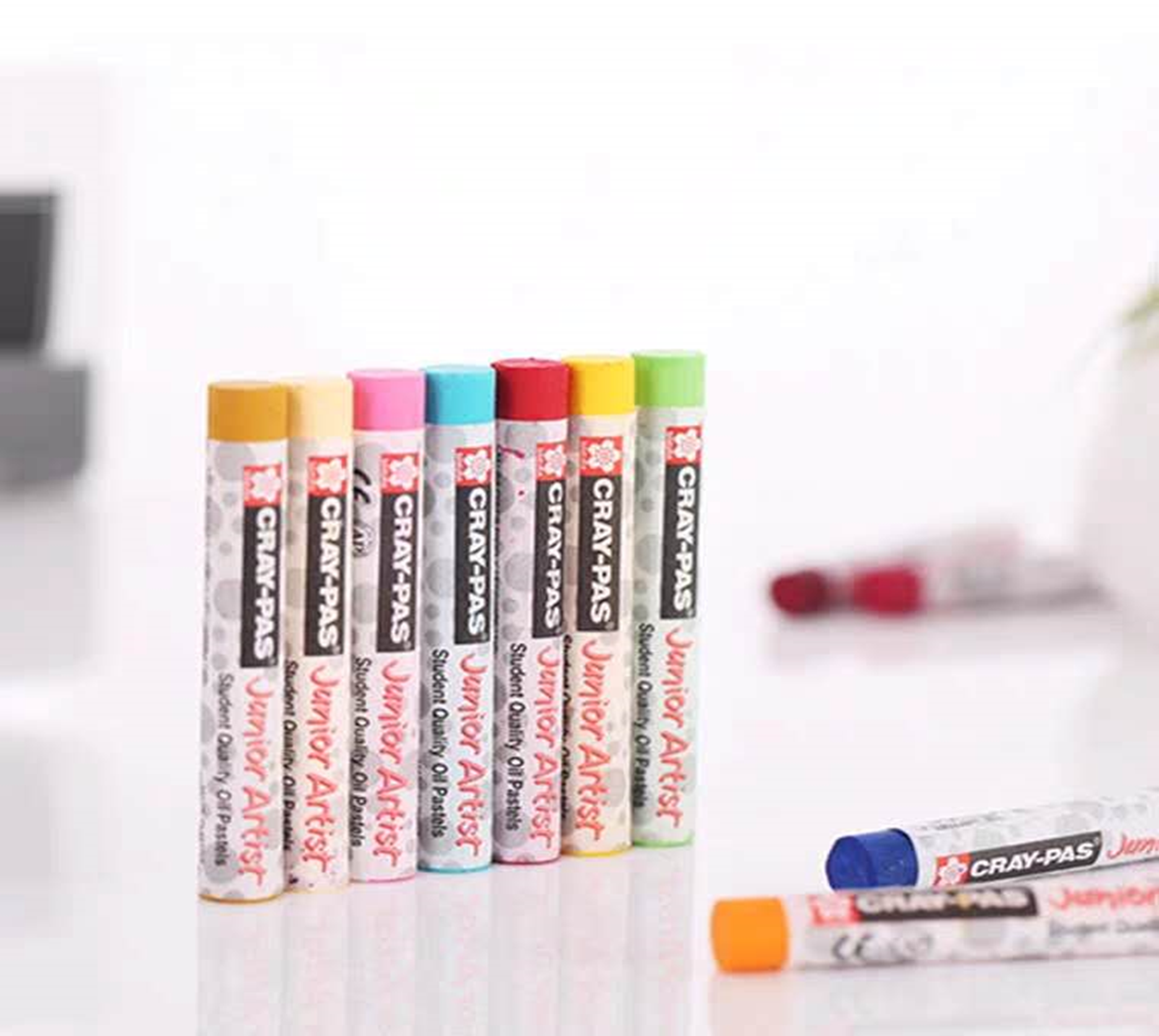 Yiwu quality Japanese cherry blossom oil pastels, 12-color children's soft crayons, colorful sticks, hand-painted colored pens detail image 1