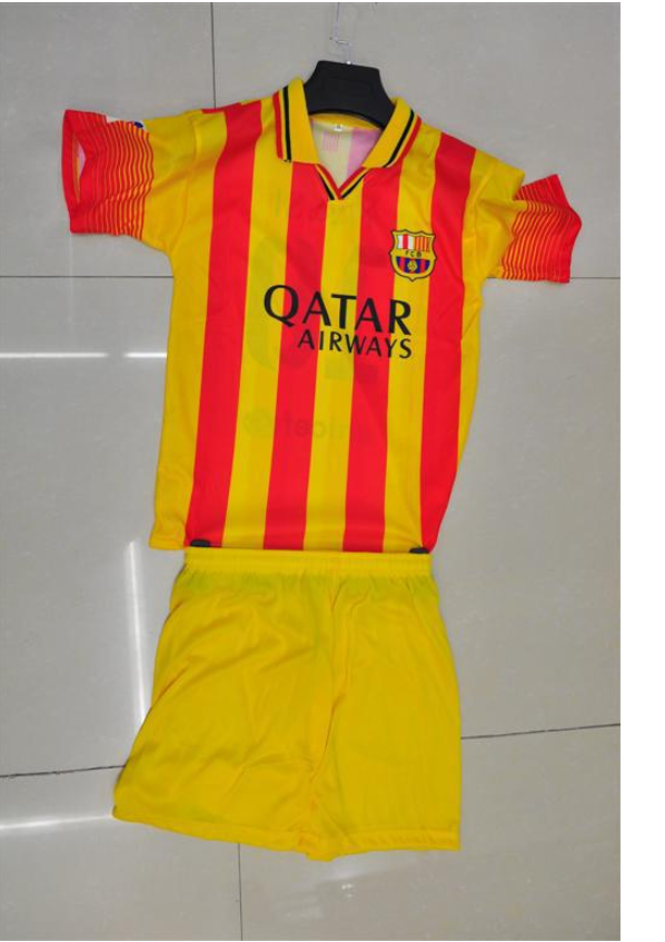 Yiwu quality goods Real Madrid jerseys, Barcelona jerseys, football fans' favorite football fan sets, lapel jersey sets detail image 2