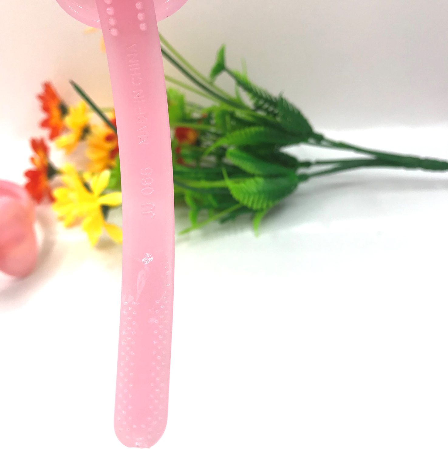 Yiwu quality children's headclips, hair bands and bow ties with cartoon stickers detail image 3