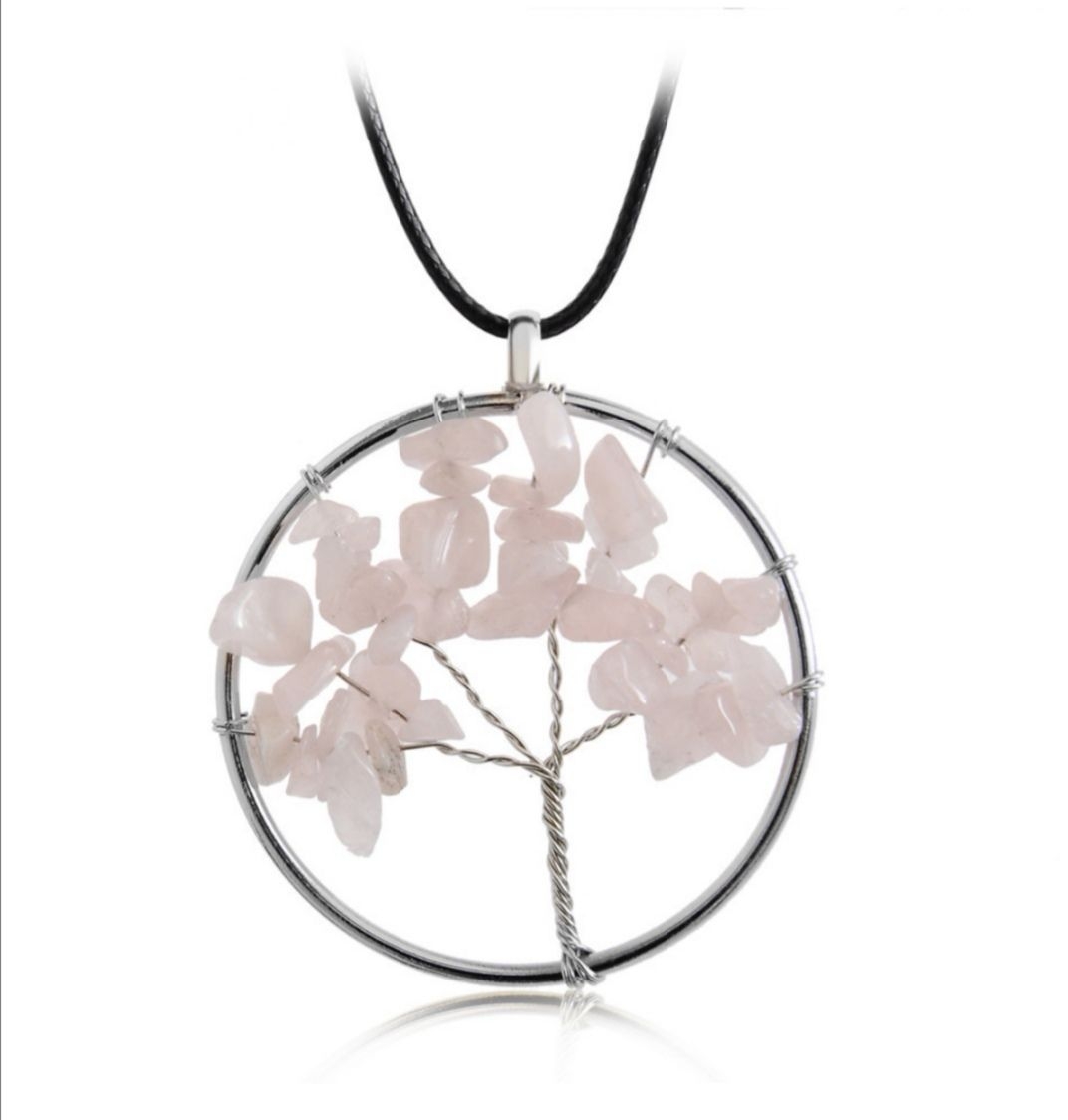 Factory direct sales of natural stone, raw stone, agate, life tree pendants, crushed stone crystal necklaces, exported to Europe and America Application Scenario