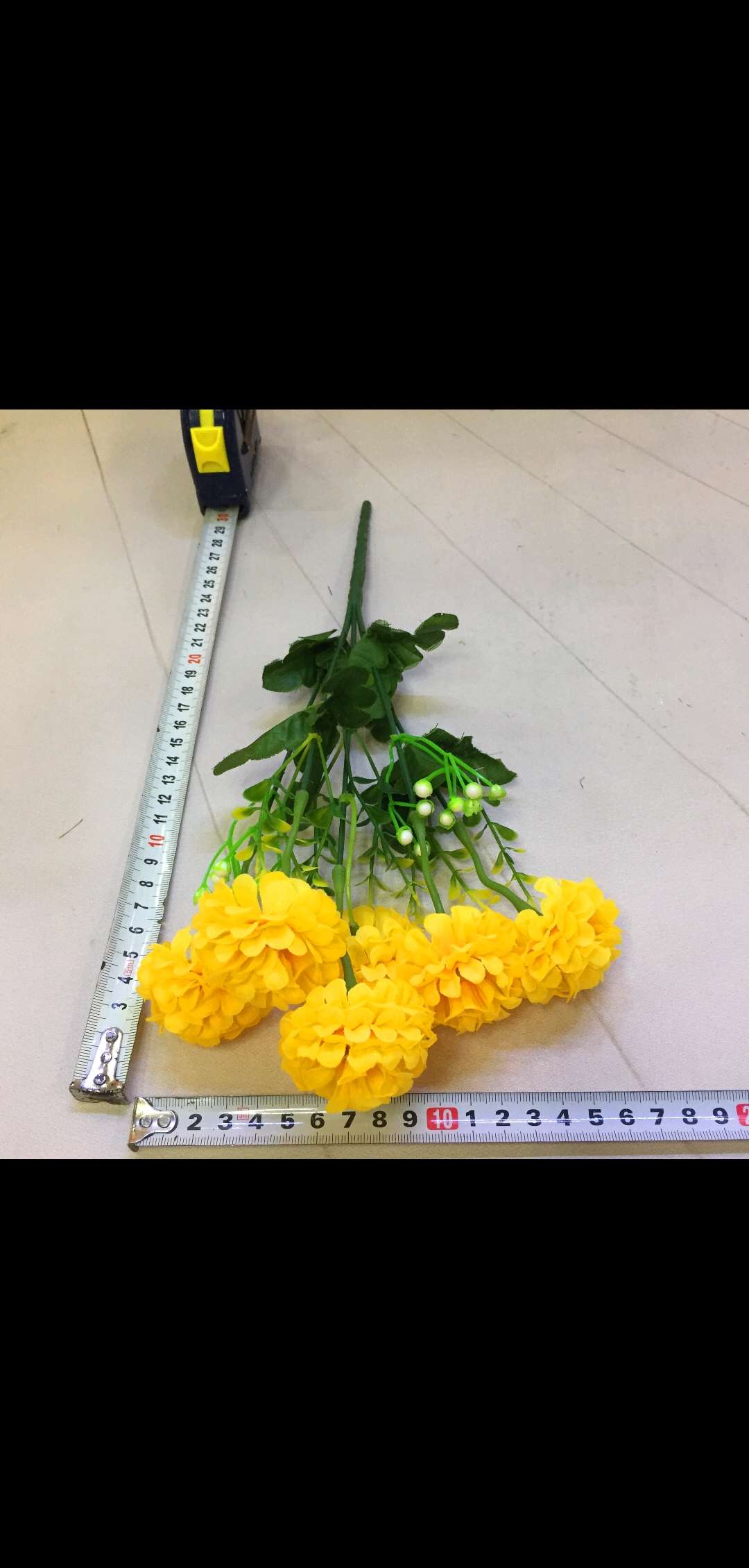 Five-headed curved tube chrysanthemums details Picture