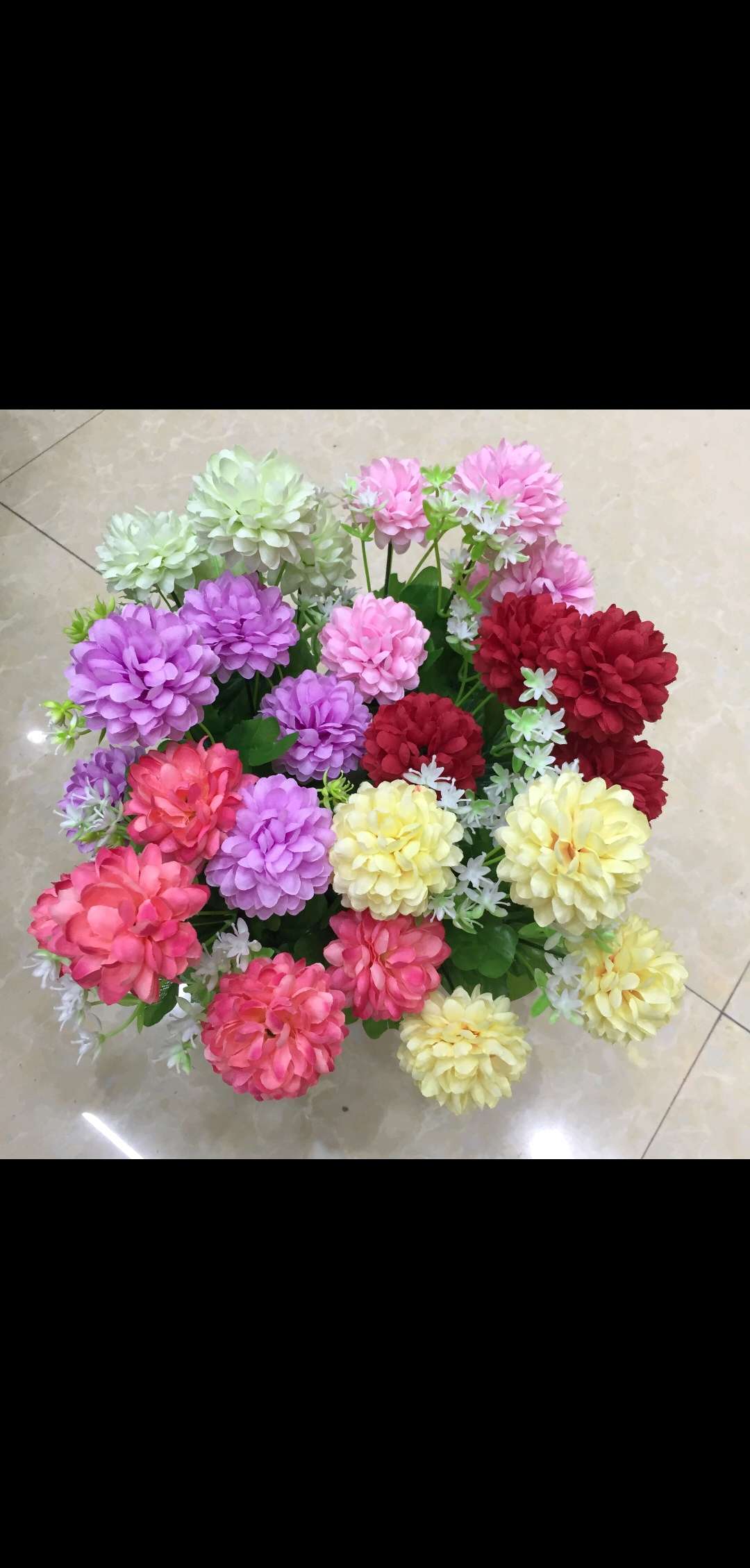 Throw the No. 2 ball chrysanthemum five times
