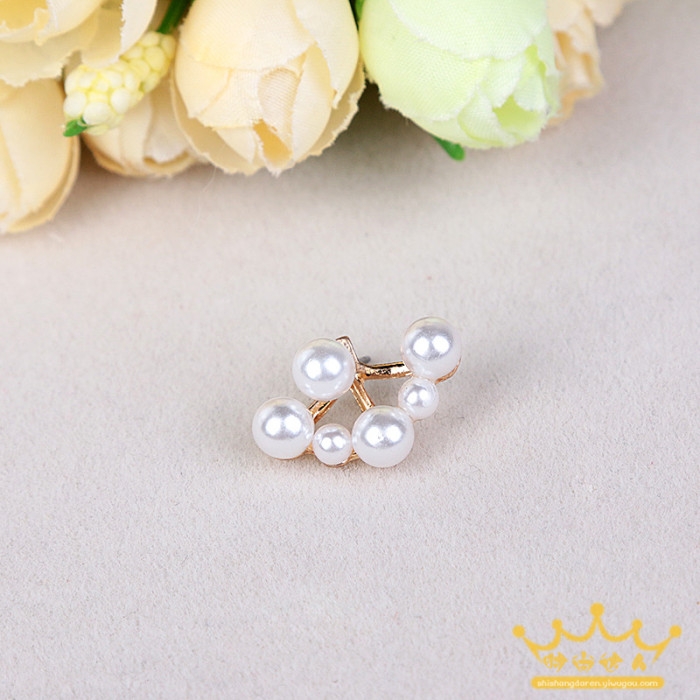 Korean-style pearl earrings for women with ear studs, fashionable and individual ear loops, ear hangers and earrings undefined