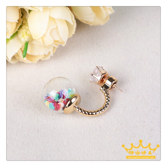 Korean exaggerated and individualistic heart-shaped sequined fresh earrings, versatile accessories, twist twist buckle earrings Application Scenario