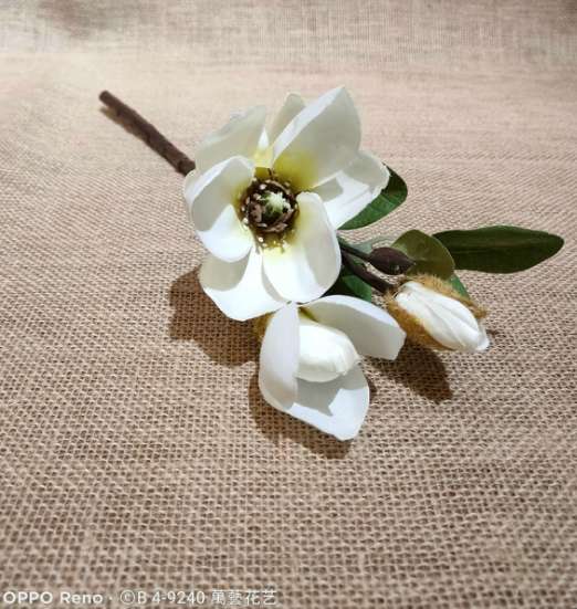 A single small magnolia flower imitation artificial flower furniture crafts hotel wedding decoration thumbnail