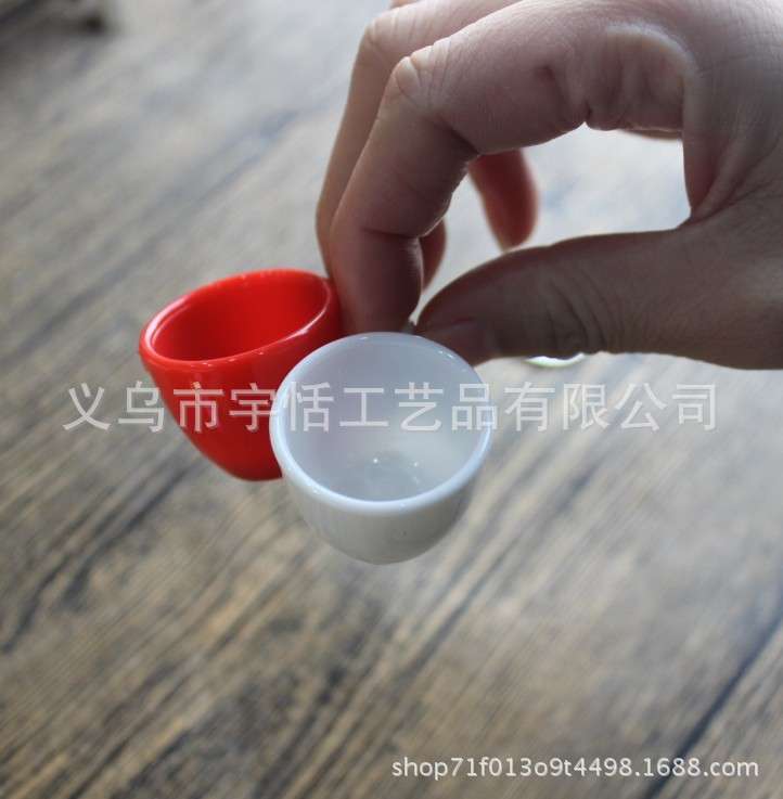 塑料杯实物图