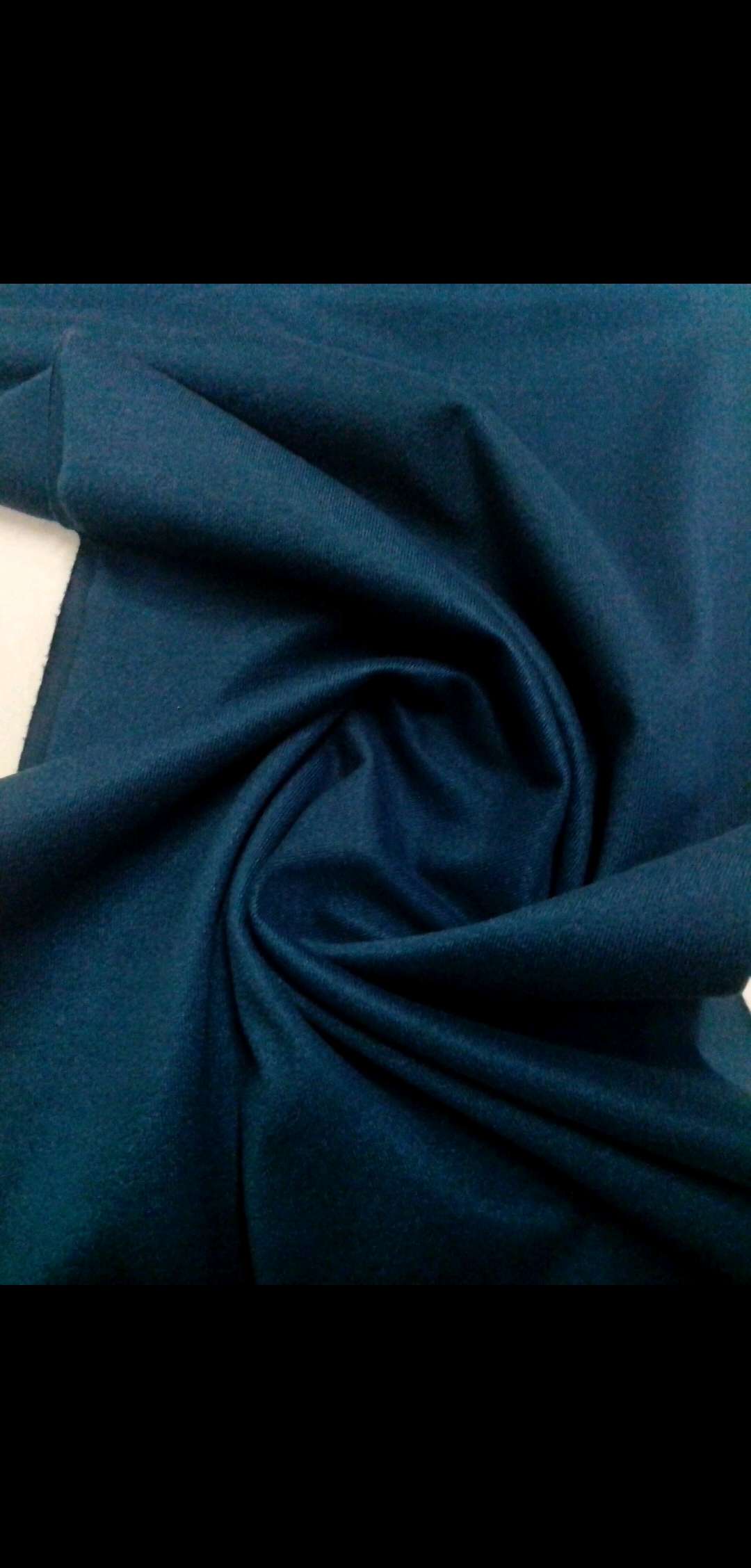 丝光绒面料是有涤纶丝制作而成可做衣服运动鞋里布门幅160cm每公斤5.5米左右可以来样定做