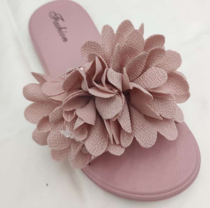 Ladies' flower-shaped summer slippers