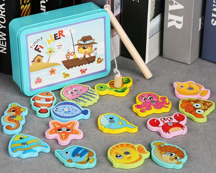 Iron box magnetic fishing wooden toys children's educational wooden toys Parent-child interactive children play house toys 15 fish Application Scenario