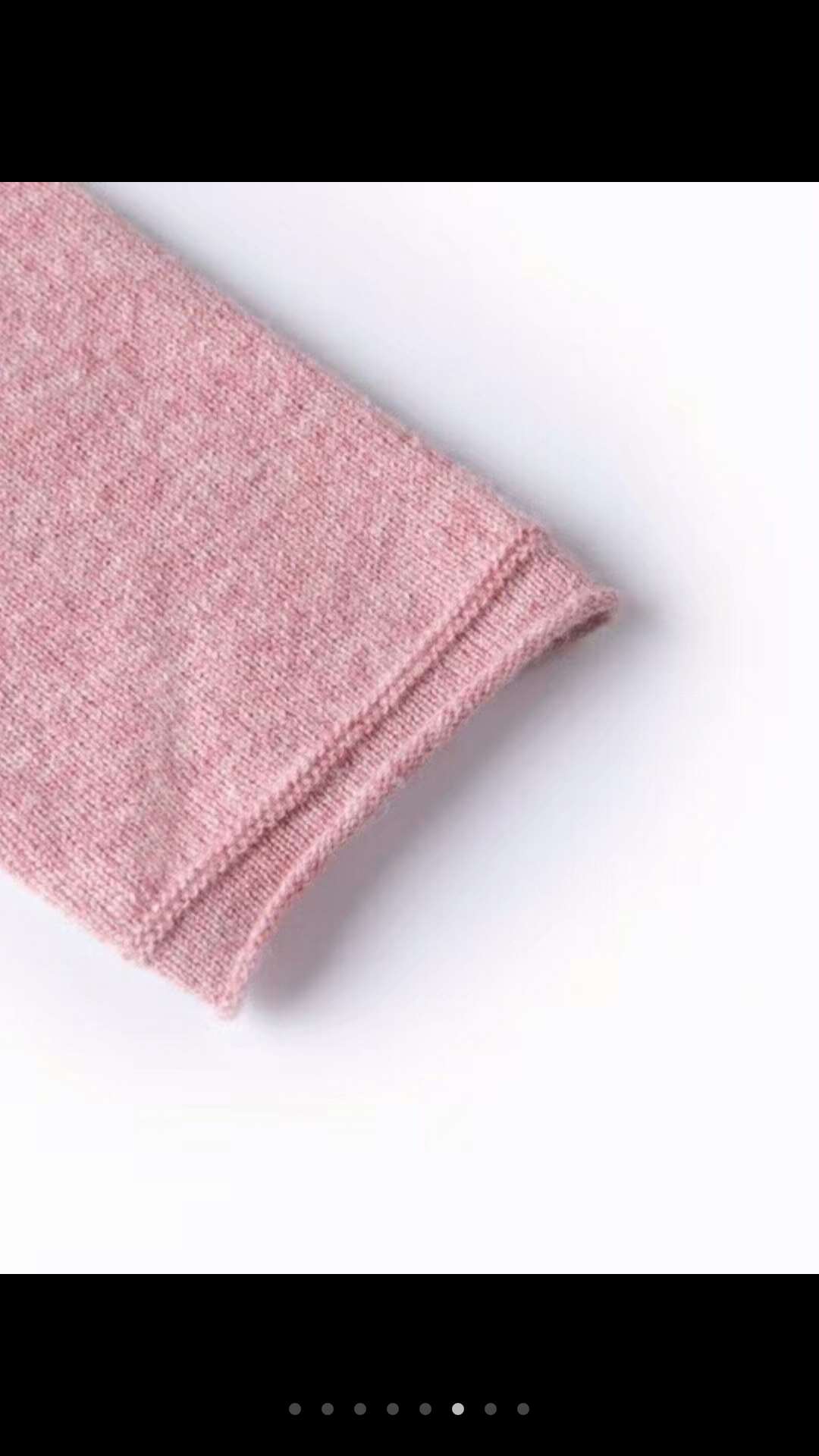 Female V-neck details Picture