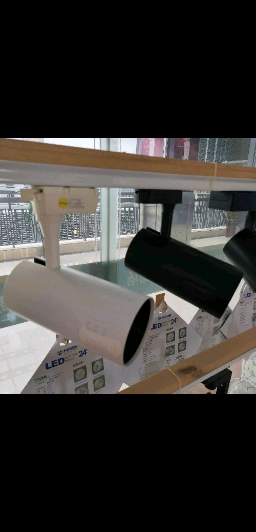 LED30W dimmable spotlight, special track spotlight for shoe and clothing specialty stores Item Picture