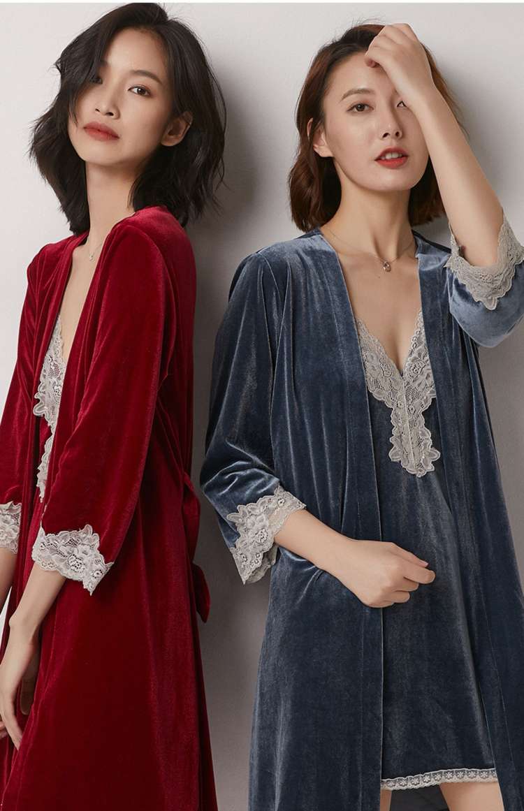 Four-Piece Pajamas With Long Sleeves And Trousers