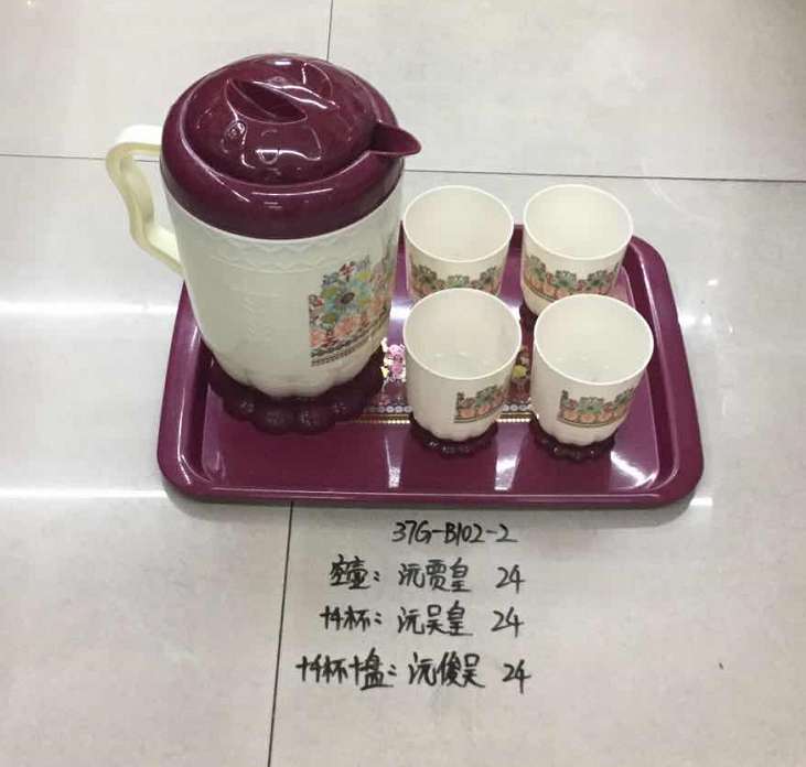 Kettle +4 Cups + Plate