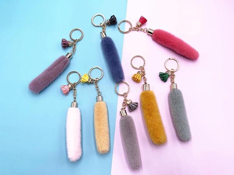 Creative keychains, cute little tails, tassels, student bags, pendants, fur gifts, car plush key chains wholesale undefined