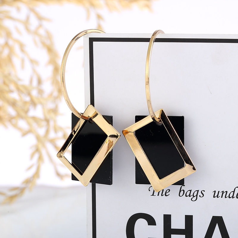 Intellectual exaggerated earrings geometric hollow pendant earrings female Korean temperament short net red earrings temperament studs