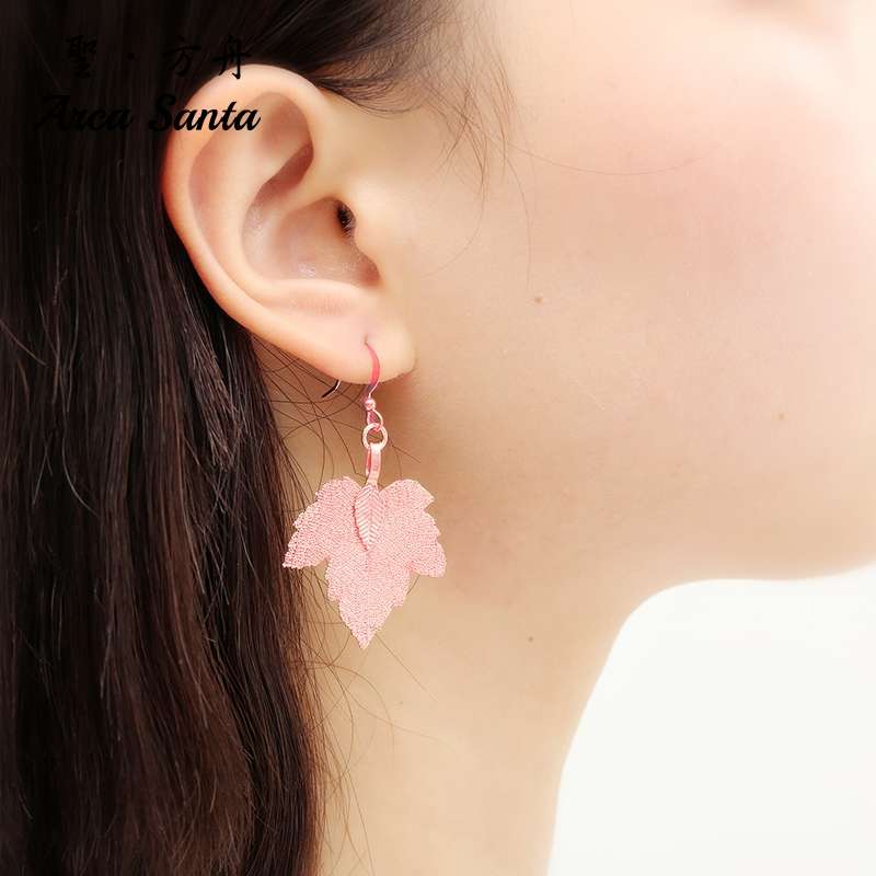 وقص الأوراق الطبيعية القرط السنديان السنديان