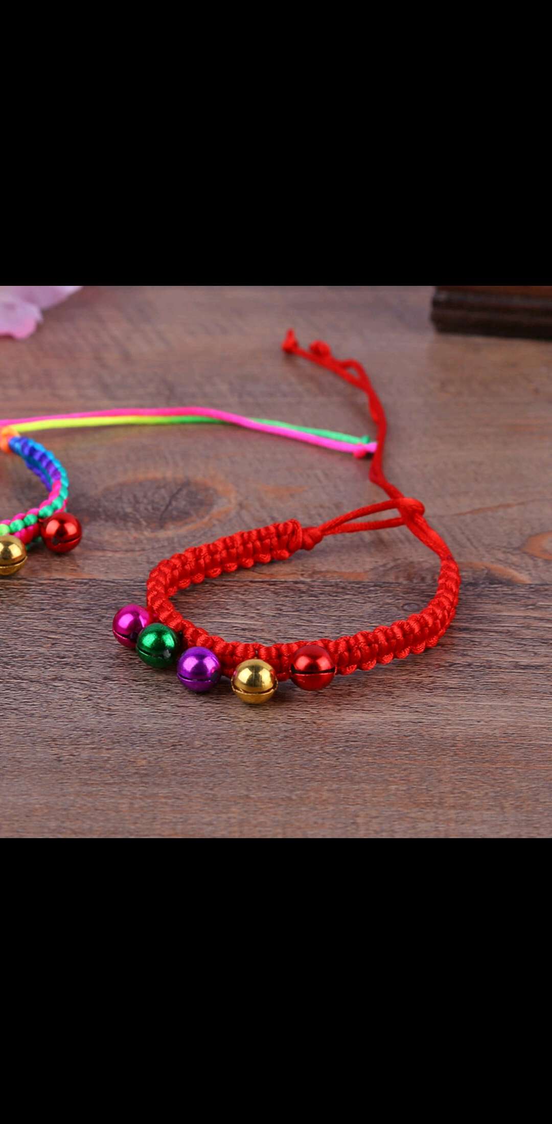 A bell bracelet made of woven thread Application Scenario