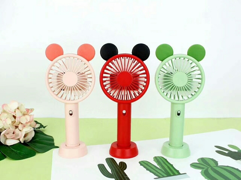 Spray fan Mini fan USB Fan portable fan desktop humidifier