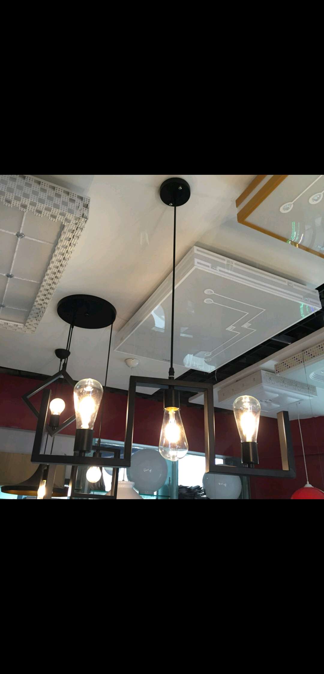European-style household iron chandeliers, bar table lamps and dining table lamps are simple and elegant details Picture