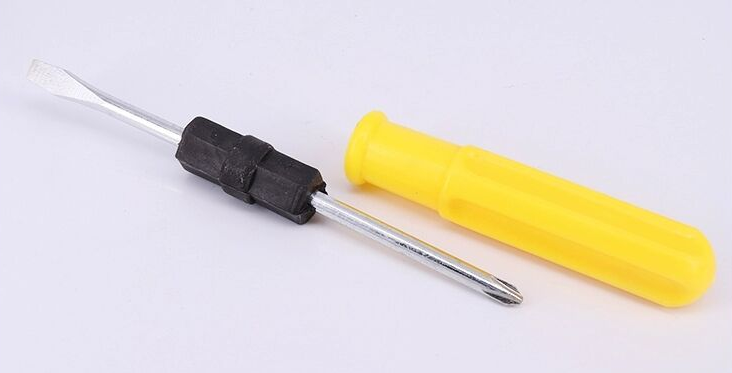 Dual-Purpose Screwdriver Application Scenario