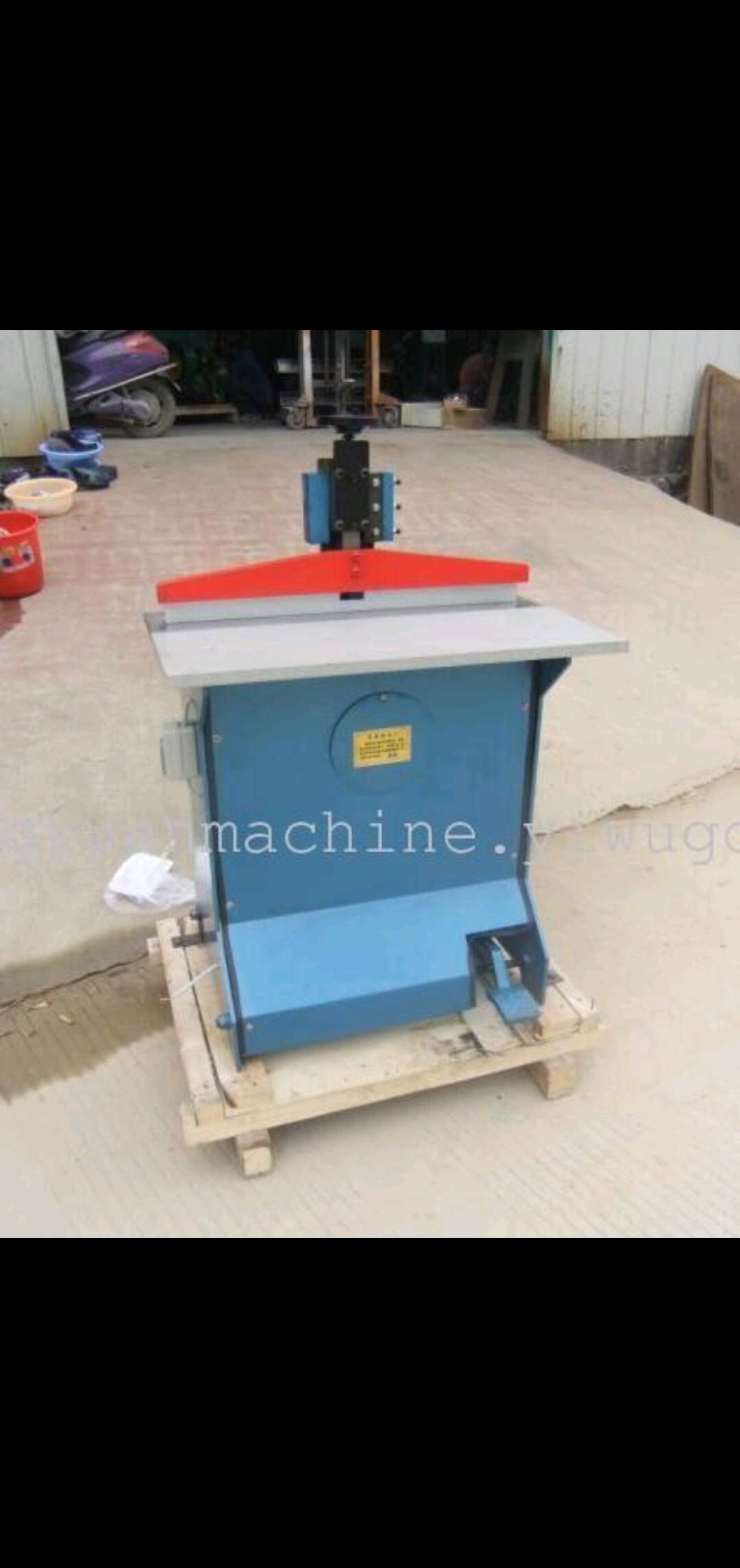 The manufacturer supplies the coil of the YQ-620 type electric coil press