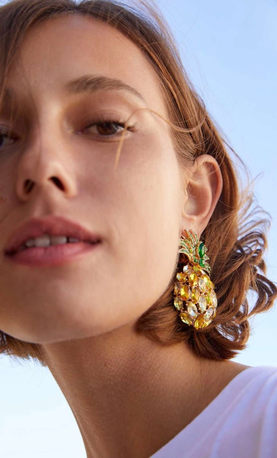 Cross-border hot selling fruit earrings fashion individuality point diamond pineapple earrings atmospheric versatile earrings thumbnail