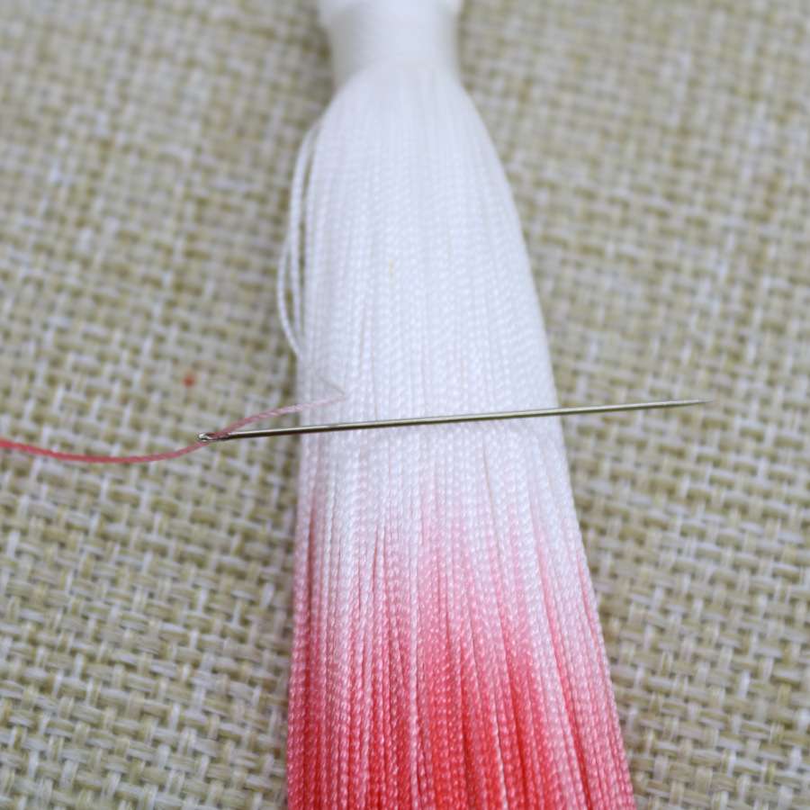 中国结渐变流苏穗  手工编制13CM涤纶垂直流苏 扇坠服装装饰挂件白底实物图