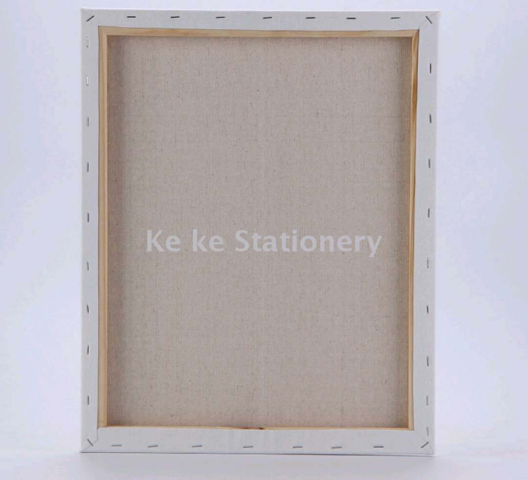 Wholesale processing and customization of pure cotton solid wood fine-grained stretched fabric oil painting frames and white picture frames Application Scenario