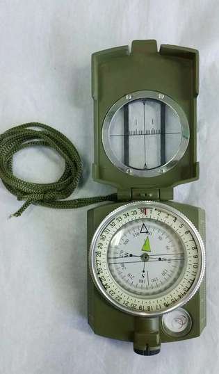 K4580 zinc alloy compass thumbnail