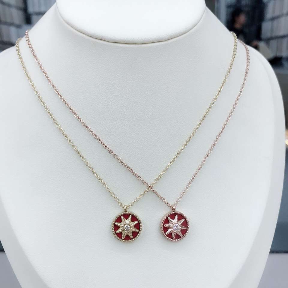 Red bay-and-barbeque star necklace thumbnail