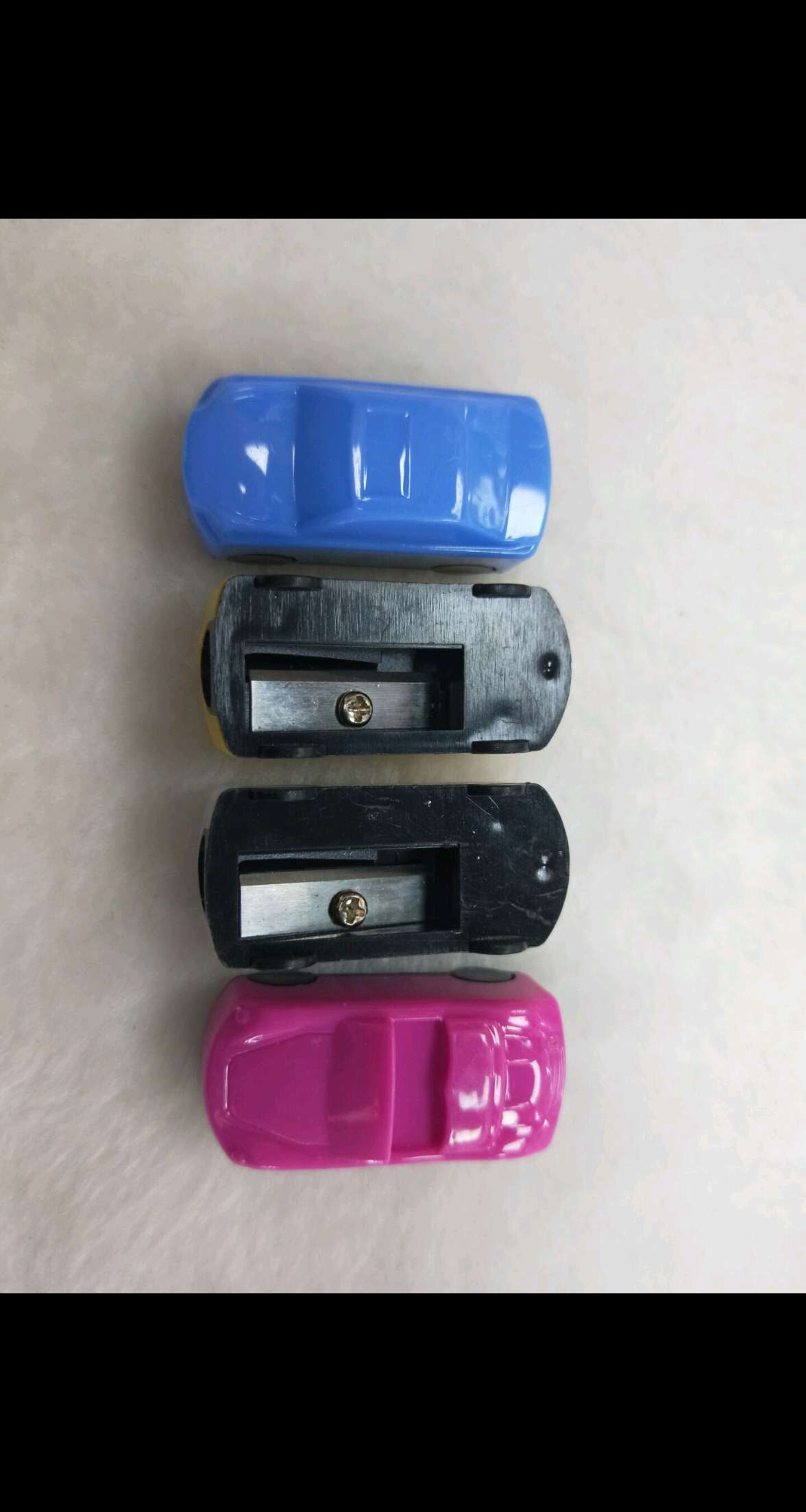 Cute car-shaped pencil sharpener Specification image