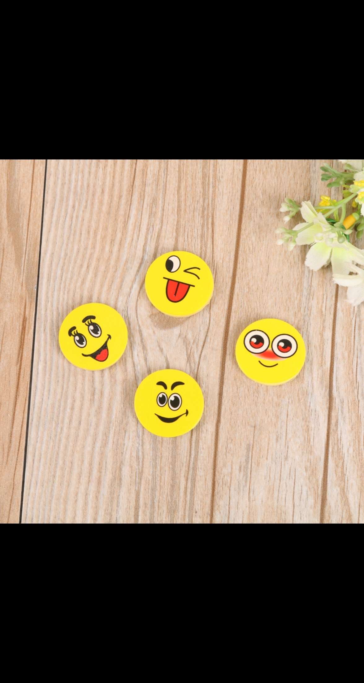 Factory direct sales of smiling face erasers Specification image