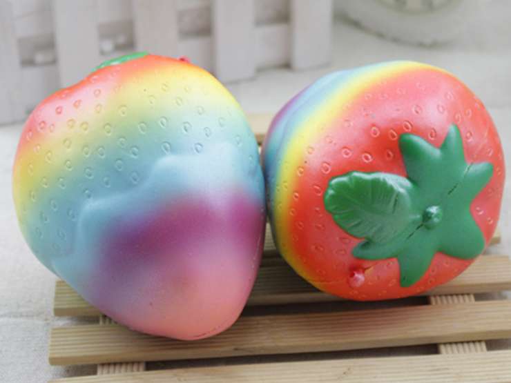 仿真12公分草莓彩虹草莓慢回弹玩具