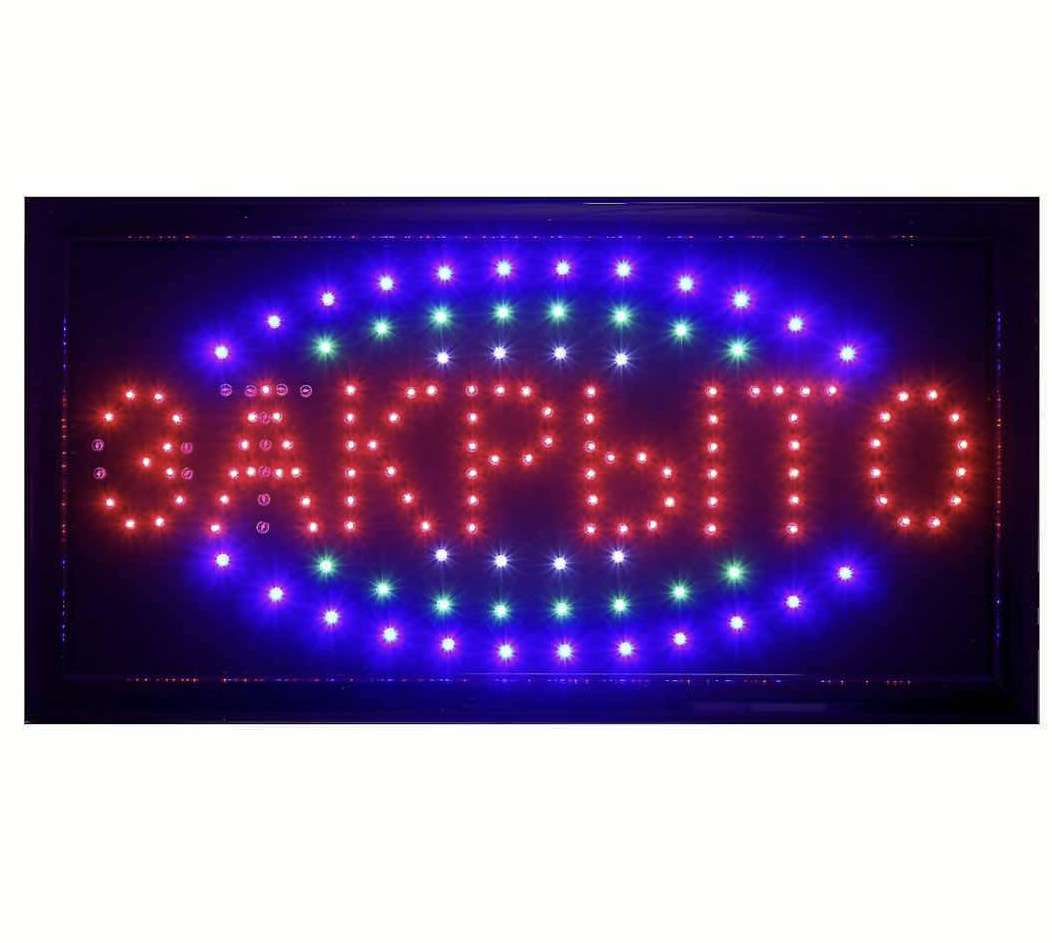 LED幕墙屏实物图