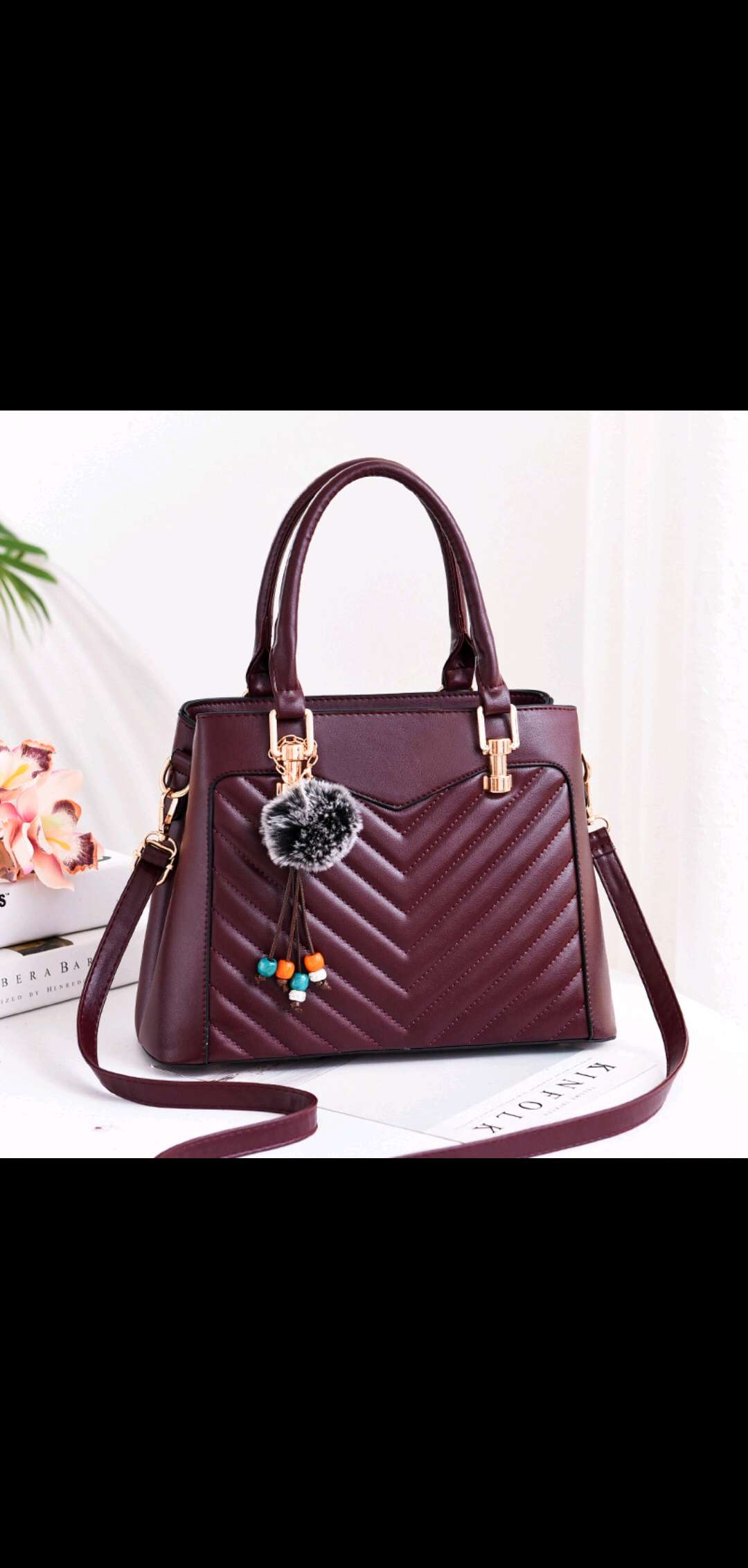 حقيبة جديدة من الكرات الشعر محمولة على كتف محمولة على كتف محمولة على كتف Specification image