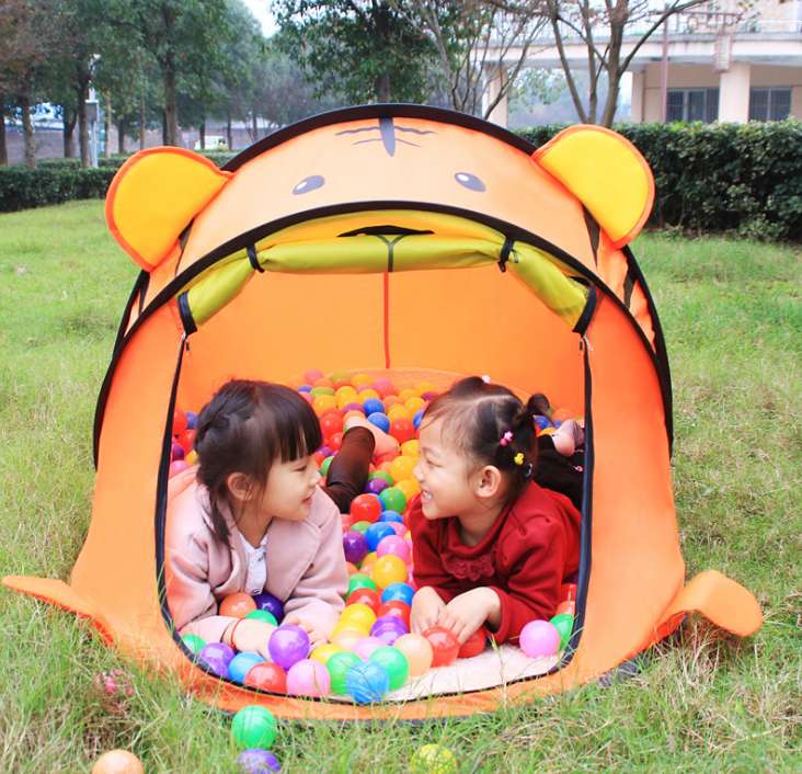 Customized indoor color-block little tiger game tent for children, cartoon outdoor pop-up toy game house for children