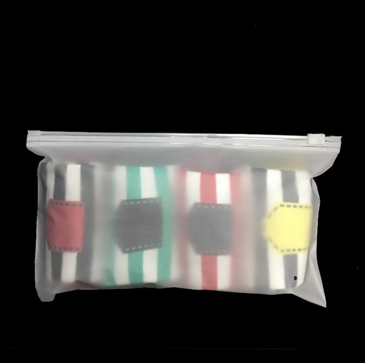 Wholesale frosted zipper bags, underwear and clothing packaging bags, new material plastic self-sealing bags, children's clothing zipper bags, universal stock undefined