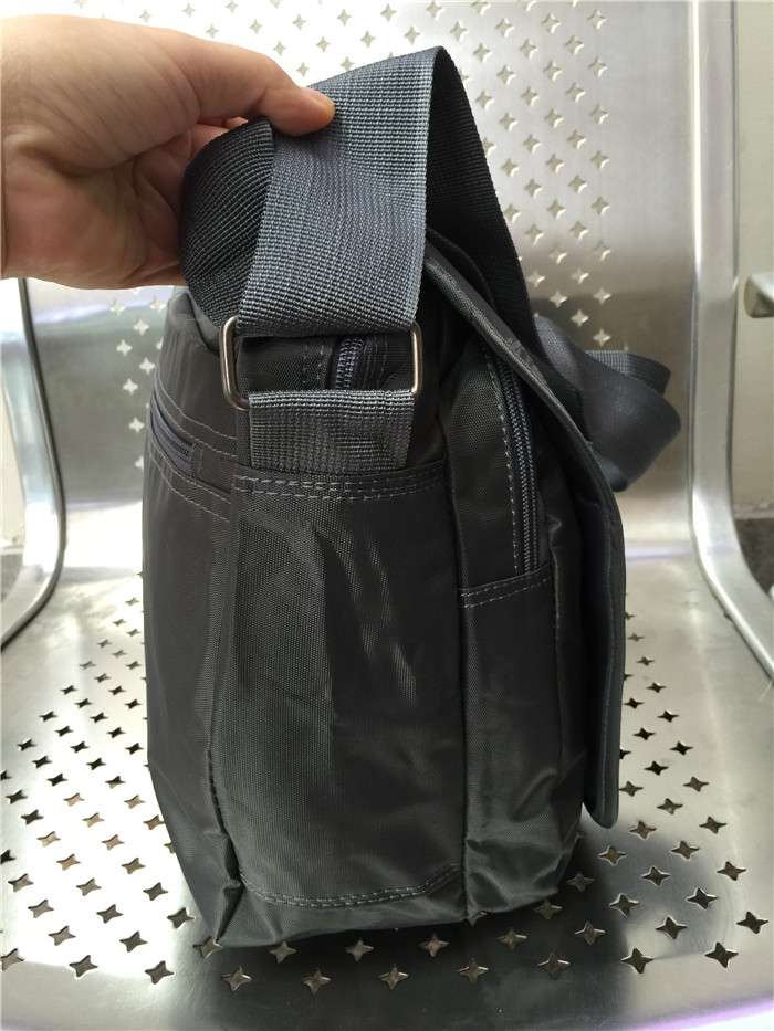 防泼水牛津料实用大单肩斜挎包细节图