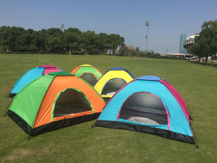 Manual camping tents with fiberglass poles for 2-3 people are bestsellers
