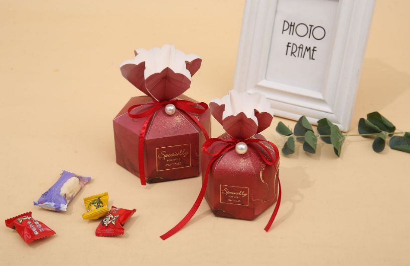 新款韩式花瓶喜糖盒子婚礼糖盒满月系创意喜糖袋结婚用品厂家批发(定制款图片仅供参考)