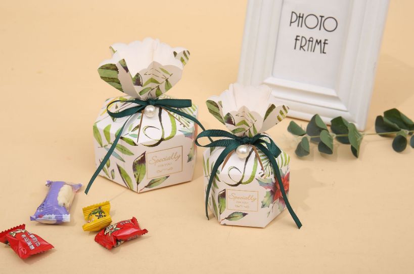 新款欧式花瓶喜糖盒子婚礼糖盒满月系创意喜糖袋结婚用品厂家批发(定制款图片仅供参考)